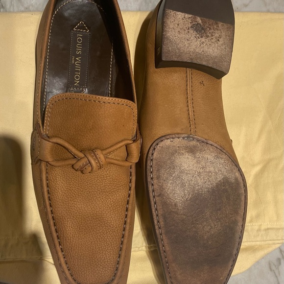 LV MEN PEBBLED LEATHER SLIP ONS, SIZE 11 US. WORE ABOUT 5 TIMES. REFER TO PICS - Picture 7 of 8